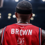 Лоренцо Браун еден месец надвор од терените