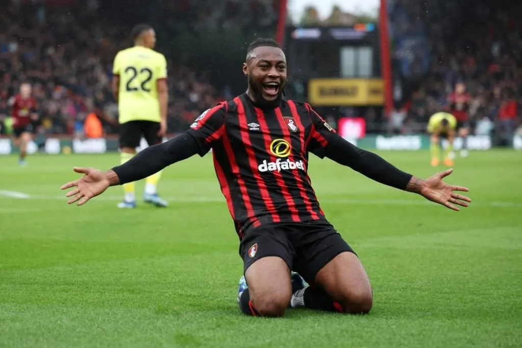 Antoine Semenyo kneeslide for Bournemouth