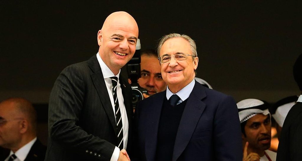Gianni Infantino and Florentino Perez handshake