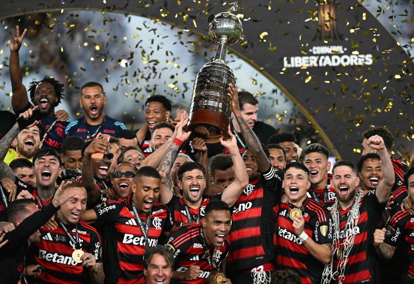 Фламенго го освои Копа Либертадорес, Данило херој на финалето во Лима