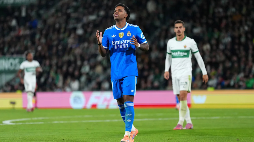 Frontview of Rodrygo looking disappointed against Elche