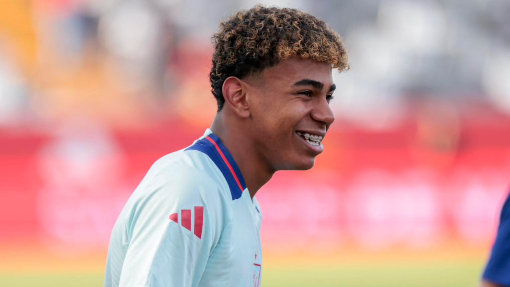 Lamine Yamal smiling