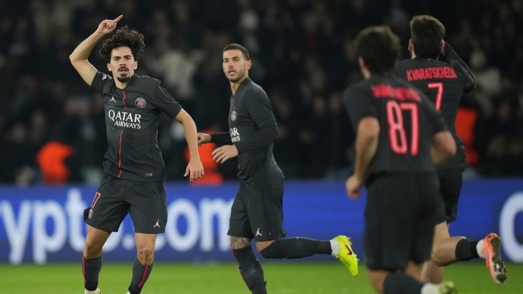 PSG players celebrating