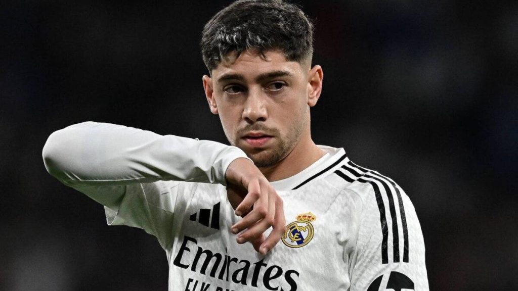 Frontview of Fede Valverde looking tired