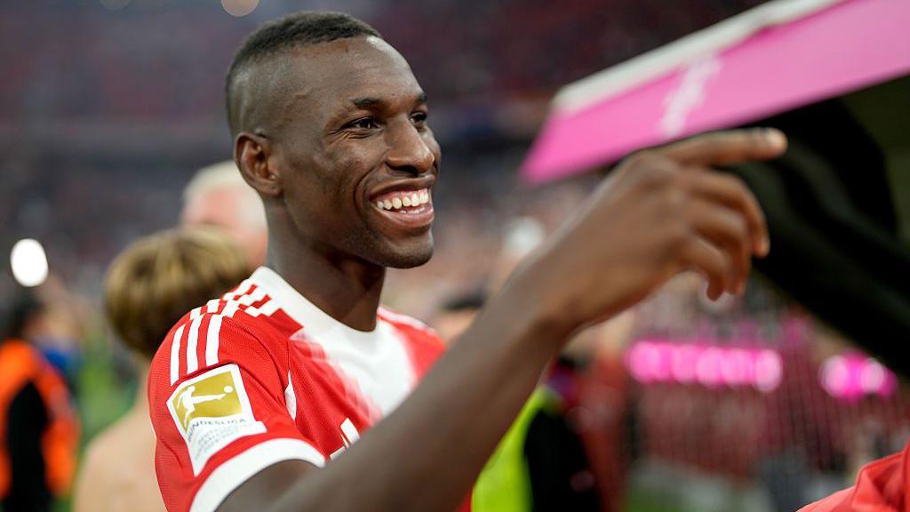 Неизвесна иднината на Николас Џексон, Баерн не знае дали ќе го откупи