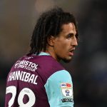 Бизарна казна за фудбалер на Барнли, ќе паузира четири натпревари