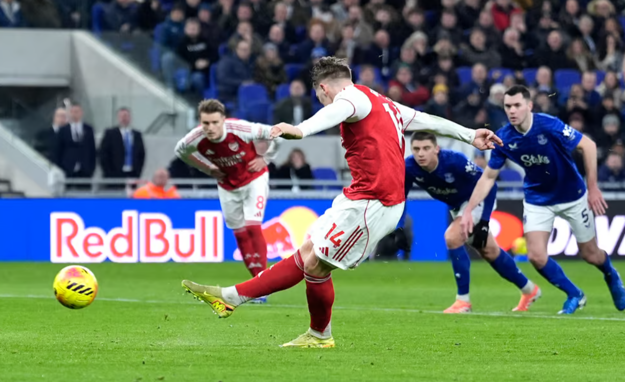 Арсенал со три бода се враќа од домот на Евертон