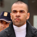 Дани Алвес купува португалски клуб и веднаш ќе потпише договор за да игра