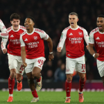 Арсенал по пенали до полуфиналето на Лига Купот