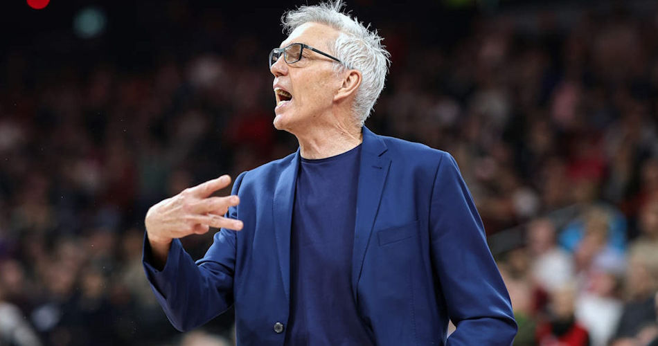 Баерн го отпушти тренерпт Гордон Херберт