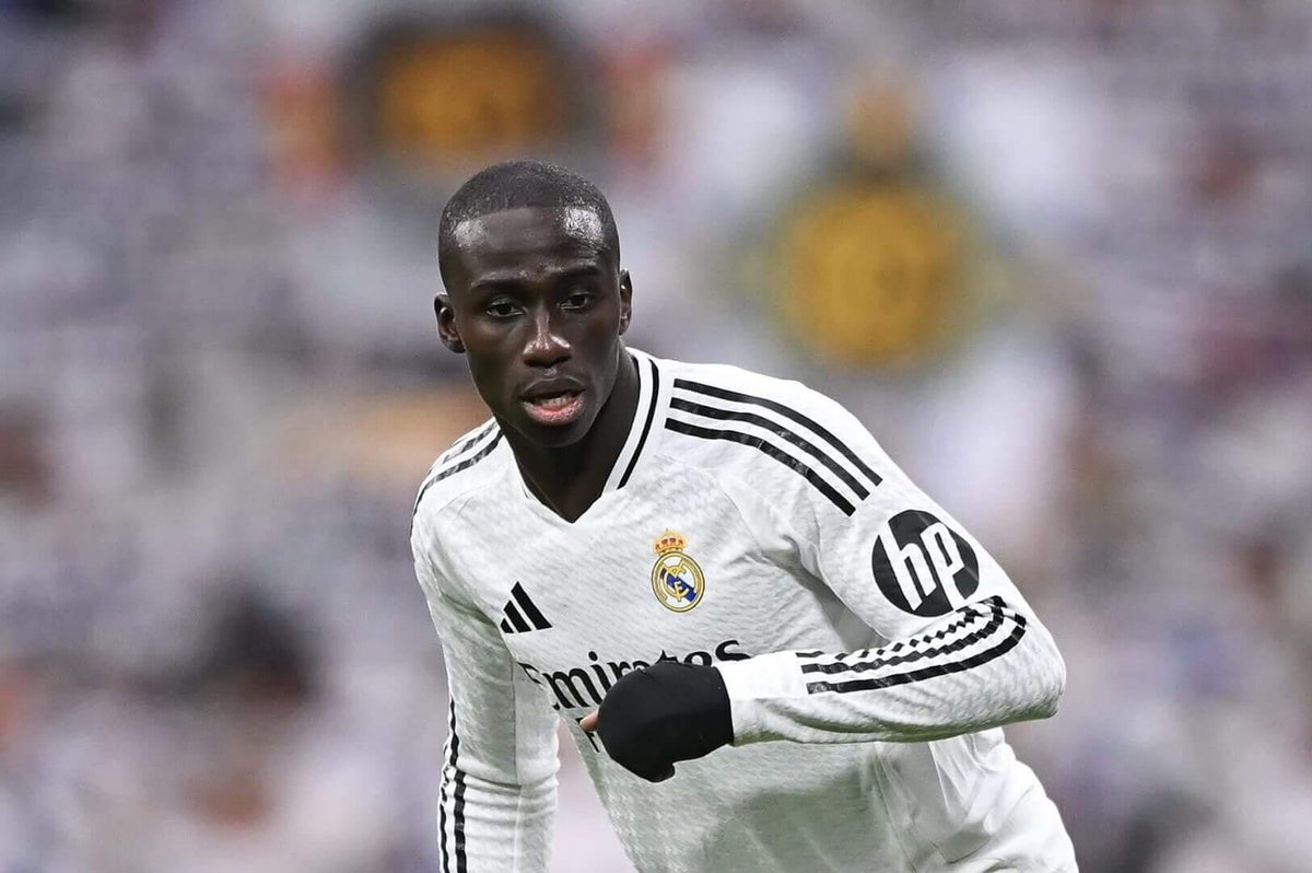 Менди само што се врати пак се повреди