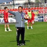 Капинковски ги избра адутите за дуелите со Црна Гора