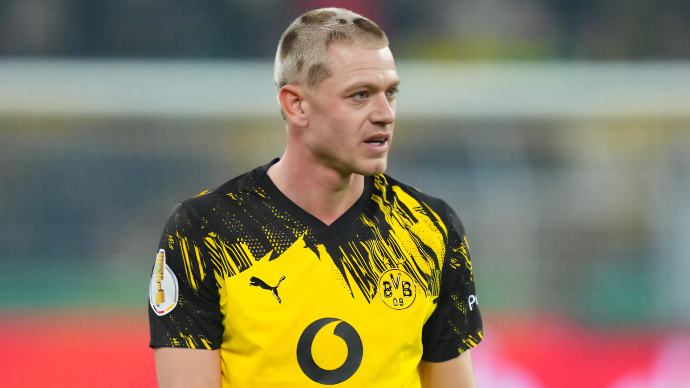 Sideview of Julian Ryerson playing for Borussia Dortmund