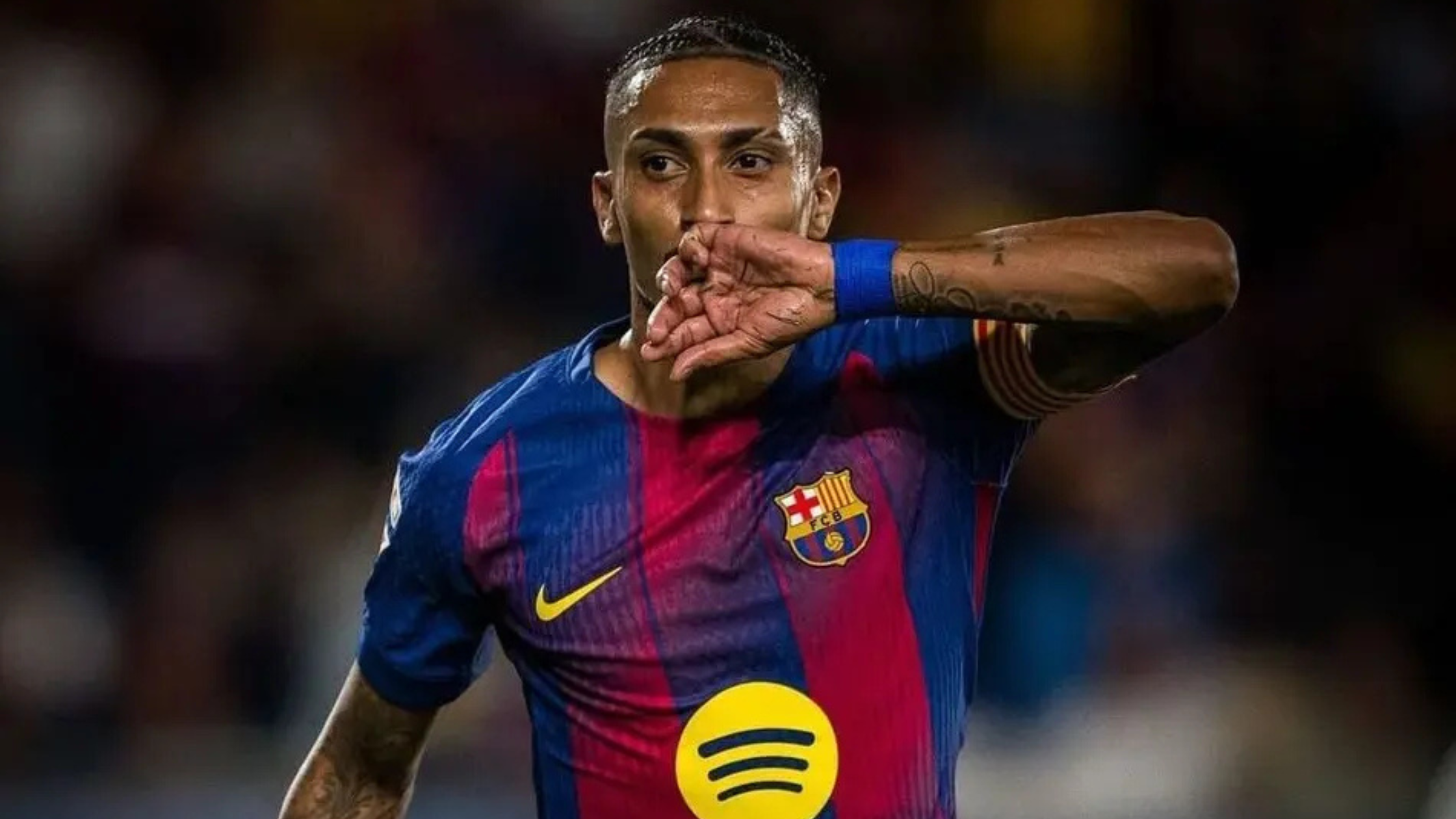 Frontview of Raphinha playing for Barcelona