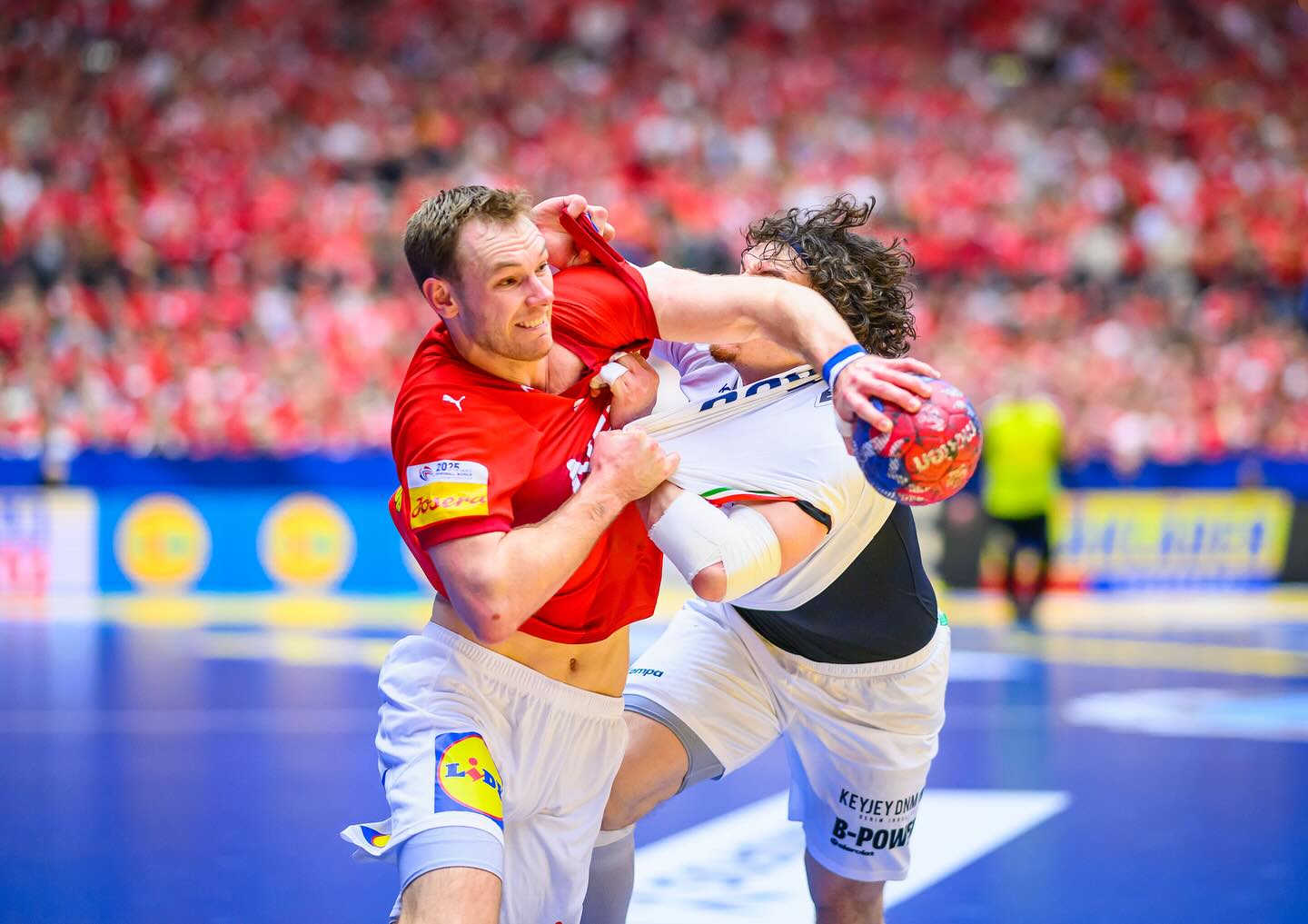 Данска ги порази Германците и веќе е во полуфиналето