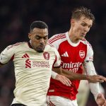 Реми на дождот во Лондон, Ливерпул непоразен во домот на лидерот