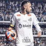 Нејмар одлучи да го продолжи договорот со Сантос