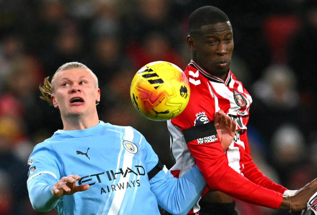 Реми на Сити во Сандерленд, Арсенал побегна на врвот