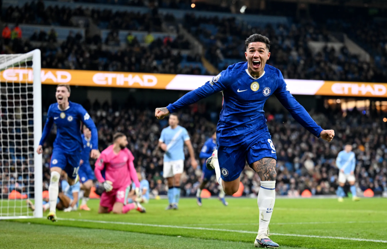 Енцо Фернандез во последните секунди го спаси Челзи од пораз на „Етихад“