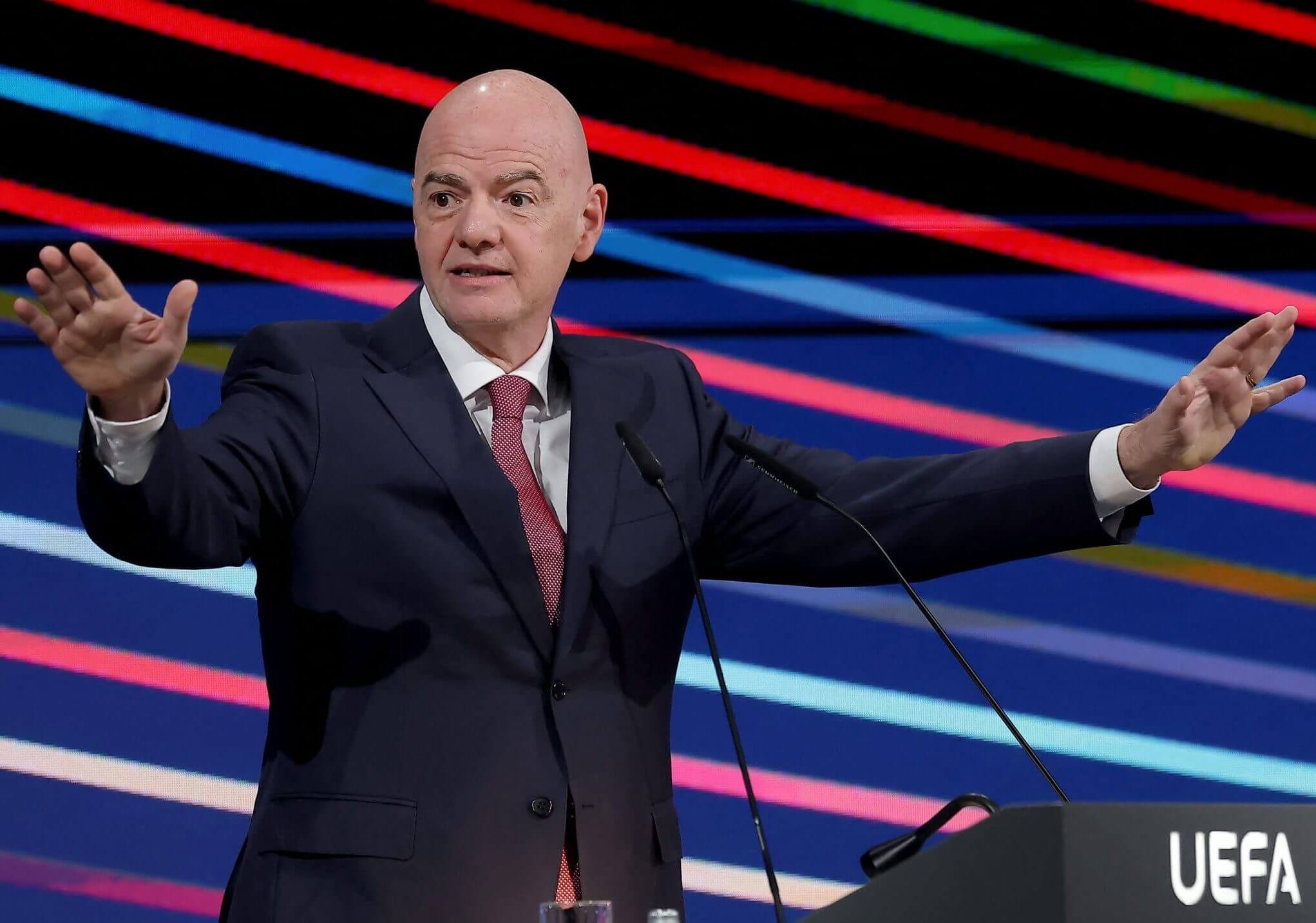 ФИФА наскоро ги симнува санкциите против Русија