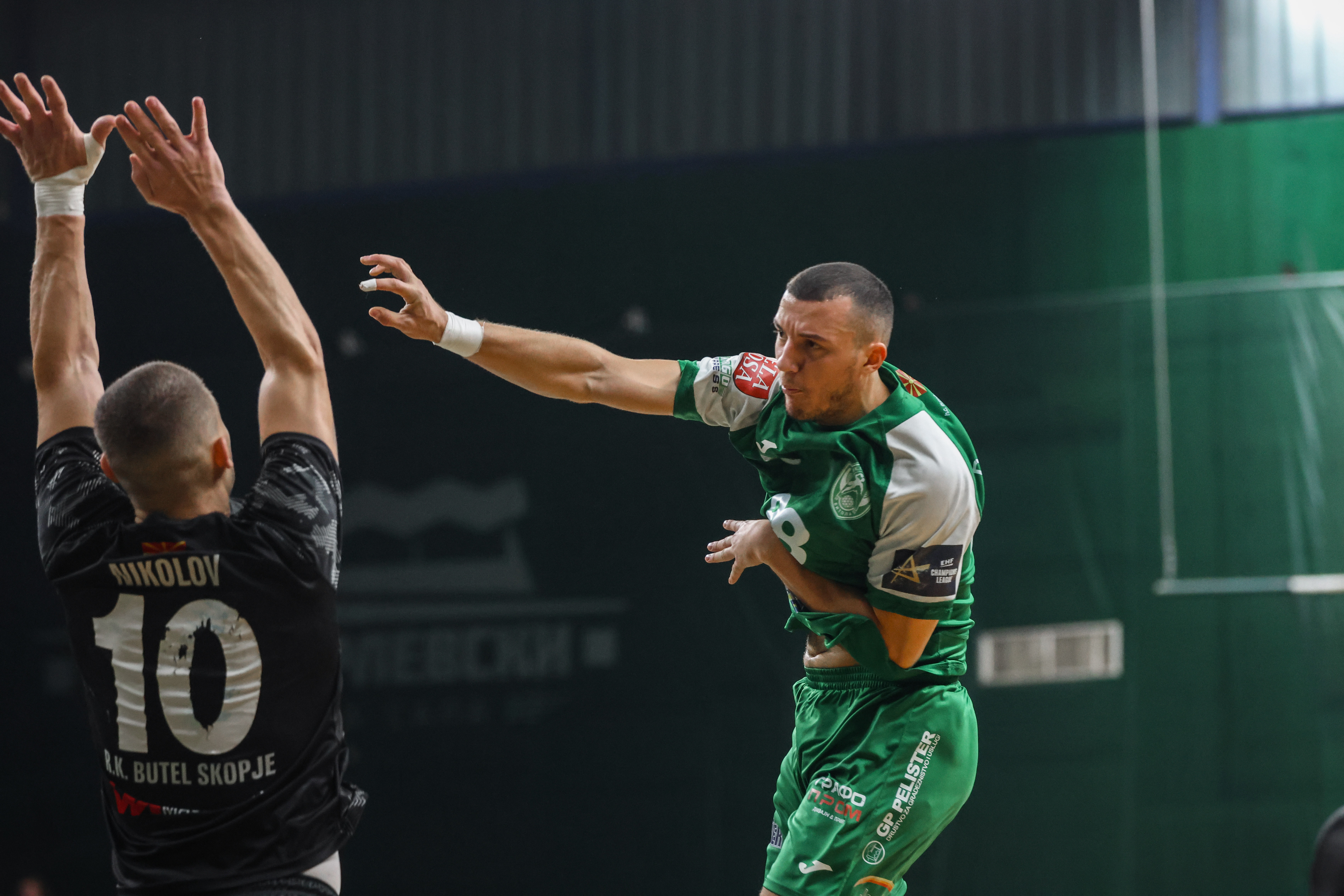 Дерби во Автокоманда на стартот на плеј-офот, шампионот гостува во Кавадарци