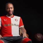 Стерлинг потпиша за Тотенхем, но уште не може да тренира со новите соиграчи