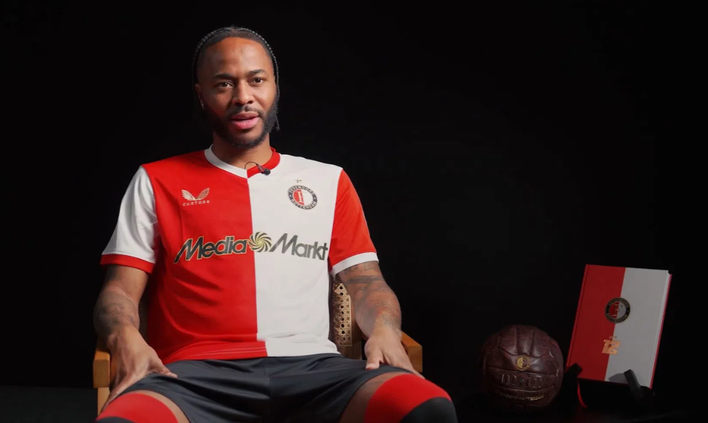 Стерлинг потпиша за Тотенхем, но уште не може да тренира со новите соиграчи