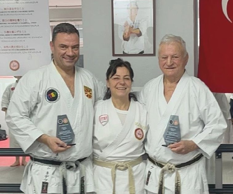 Дејан Недев и Венцислав Недев одликувани за развојот на традиционалното карате во Турција