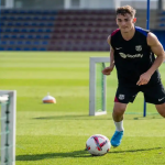 Гави повторно „танцува“ со топката: Барселона го чека своето златно момче