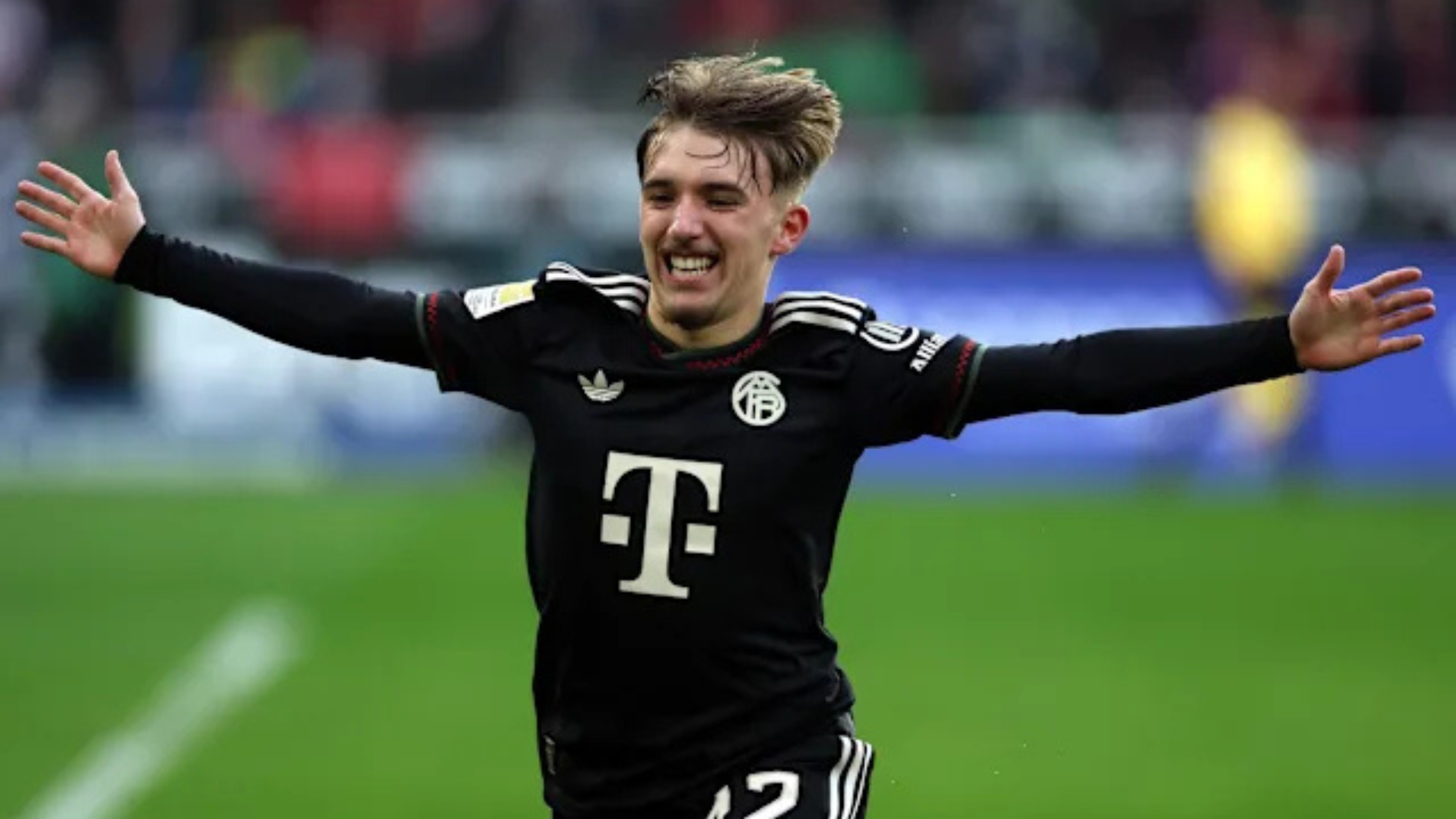 Играчот на Баерн Минхен, Ленарт Карл, во радост