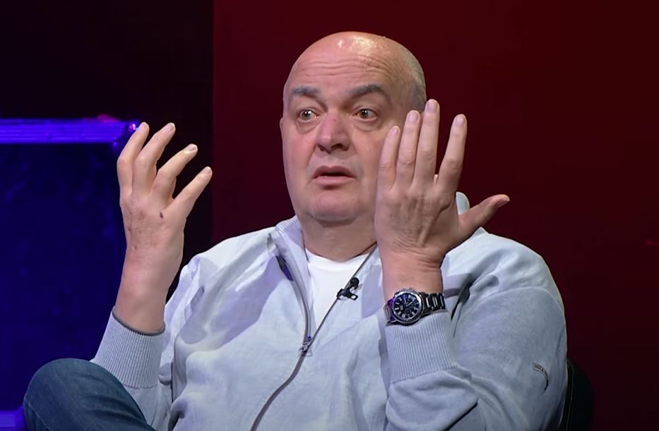 Итно хоспитализиран Душко Вујошевиќ