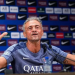 Луис Енрике го одби Јунајтед за да остане во Париз