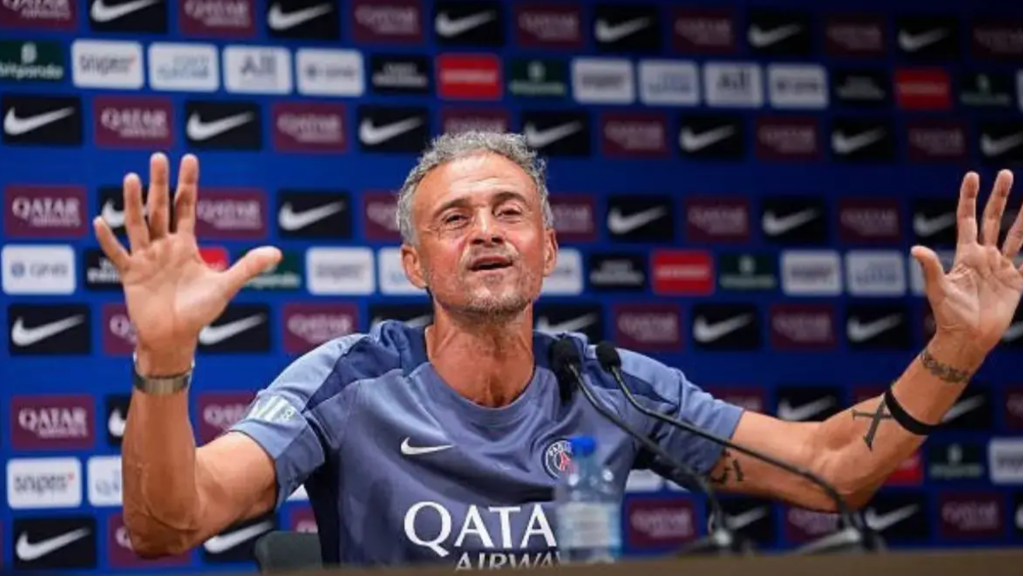 Луис Енрике го одби Јунајтед за да остане во Париз