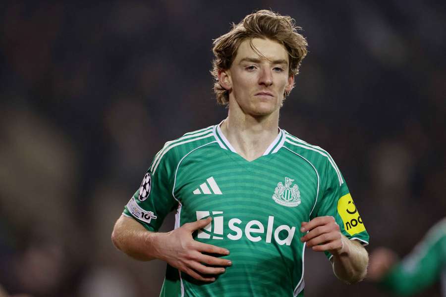 Баерн нуди богатство за Ентони Гордон