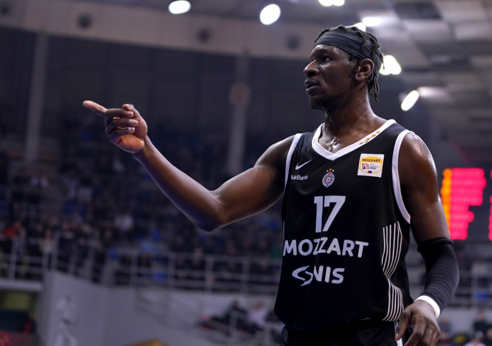 Исак Бонга ќе го менува Партизан со клуб од НБА лигата