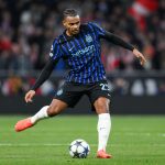 Аканџи и следната сезона ќе го носи дресот на Интер