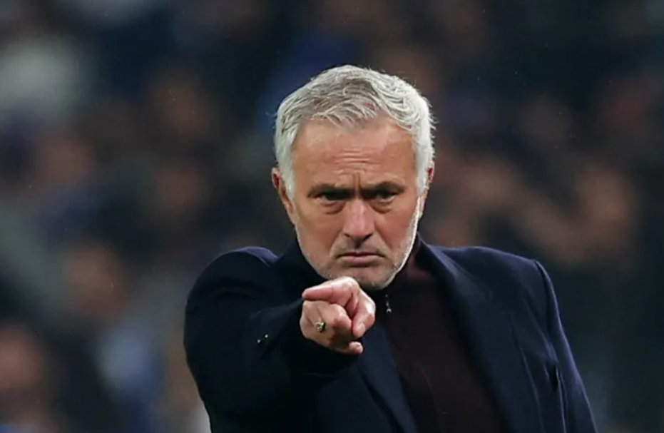 Реал размислува да го врати Мурињо на клупата