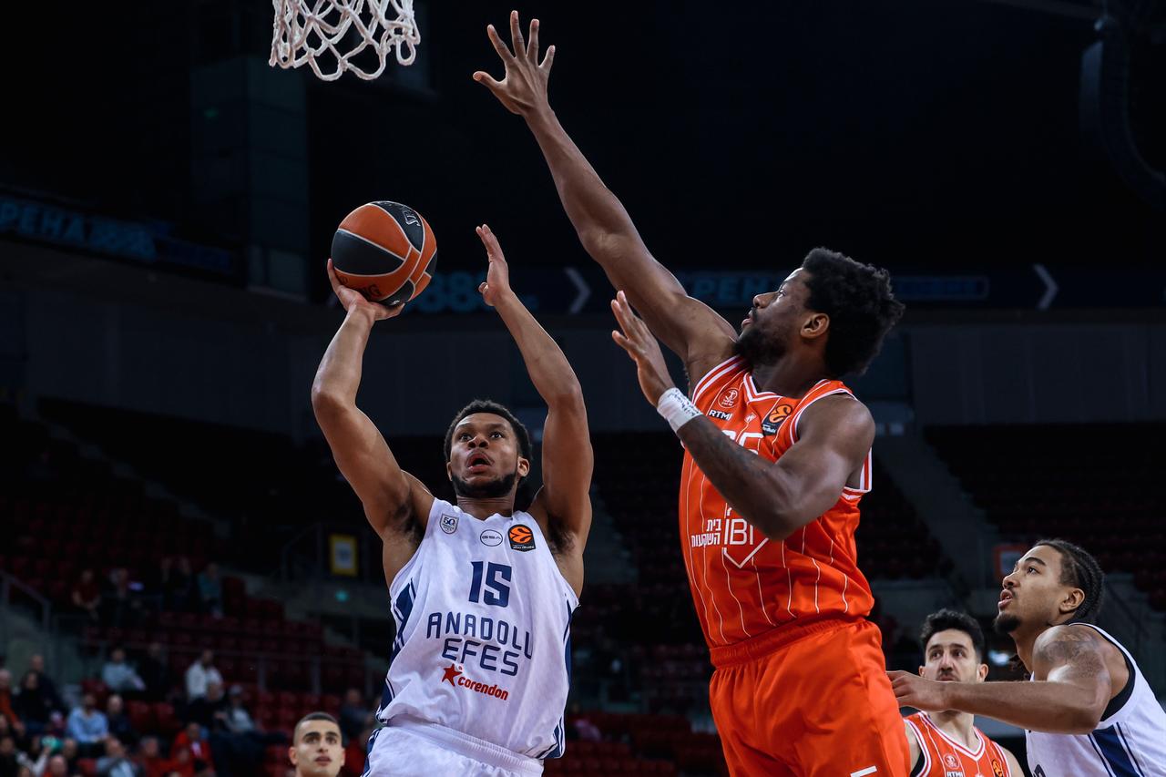 Драстични казни за четири евролигашки екипи