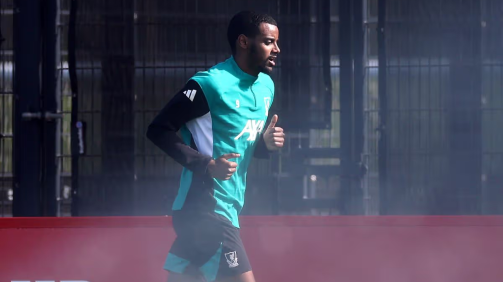 Александер Исак на тренинг со Ливерпул