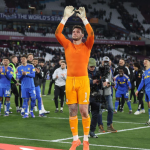 Драма во Лондон: Лидс преку пенали и ВАР-трилер до историски успех