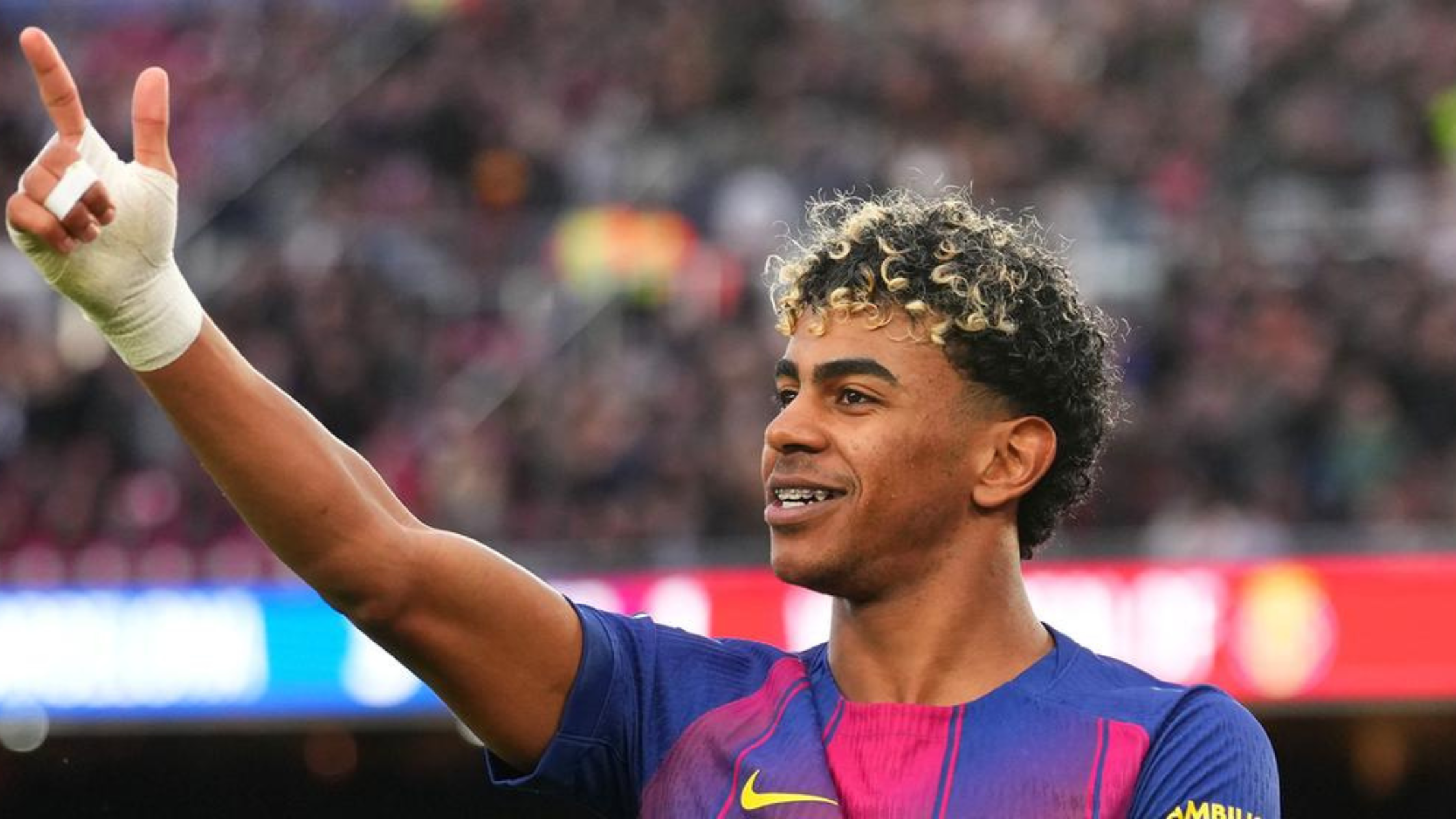 Ламин Јамал радосен