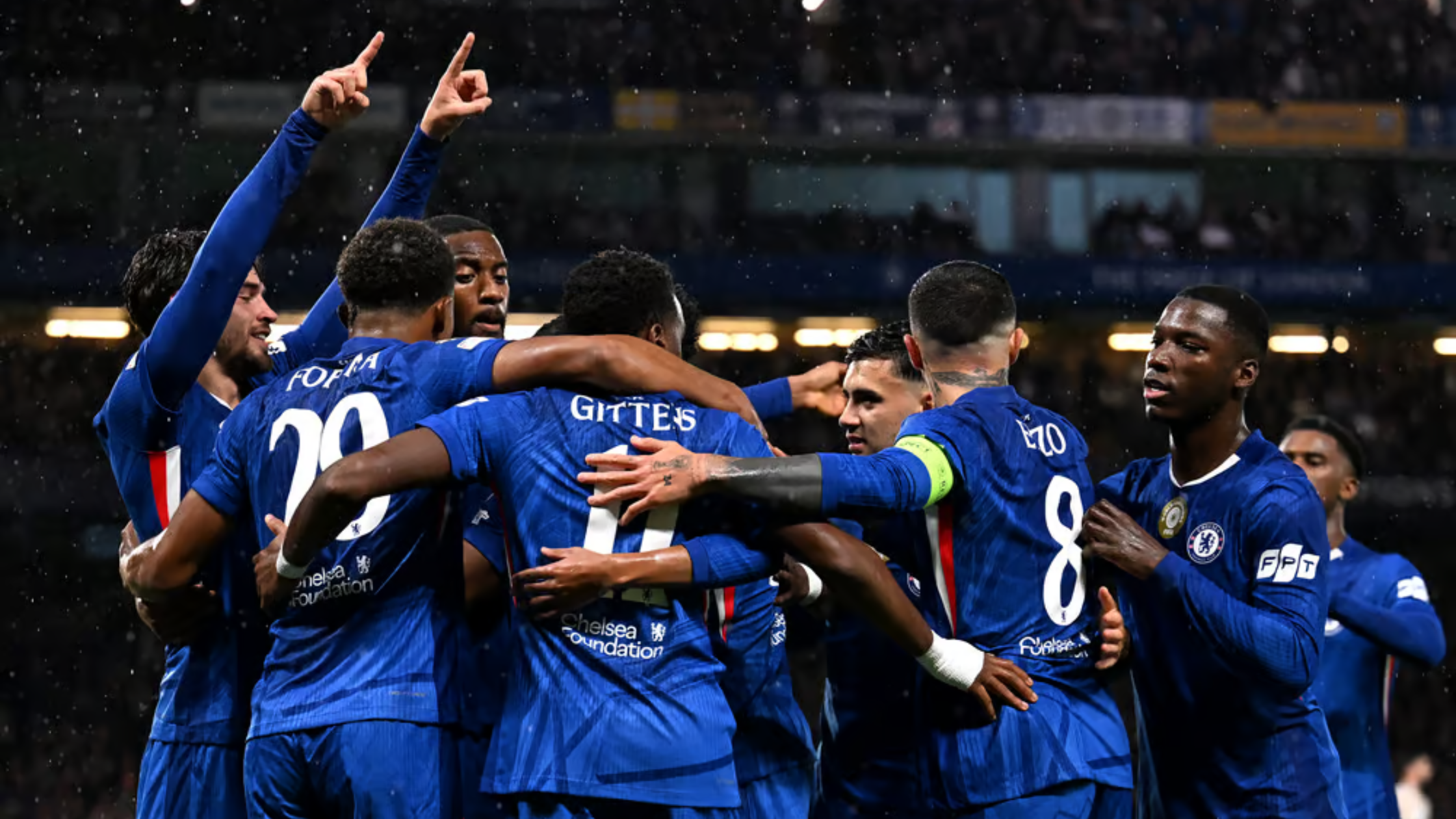 Играчите на Челси слават