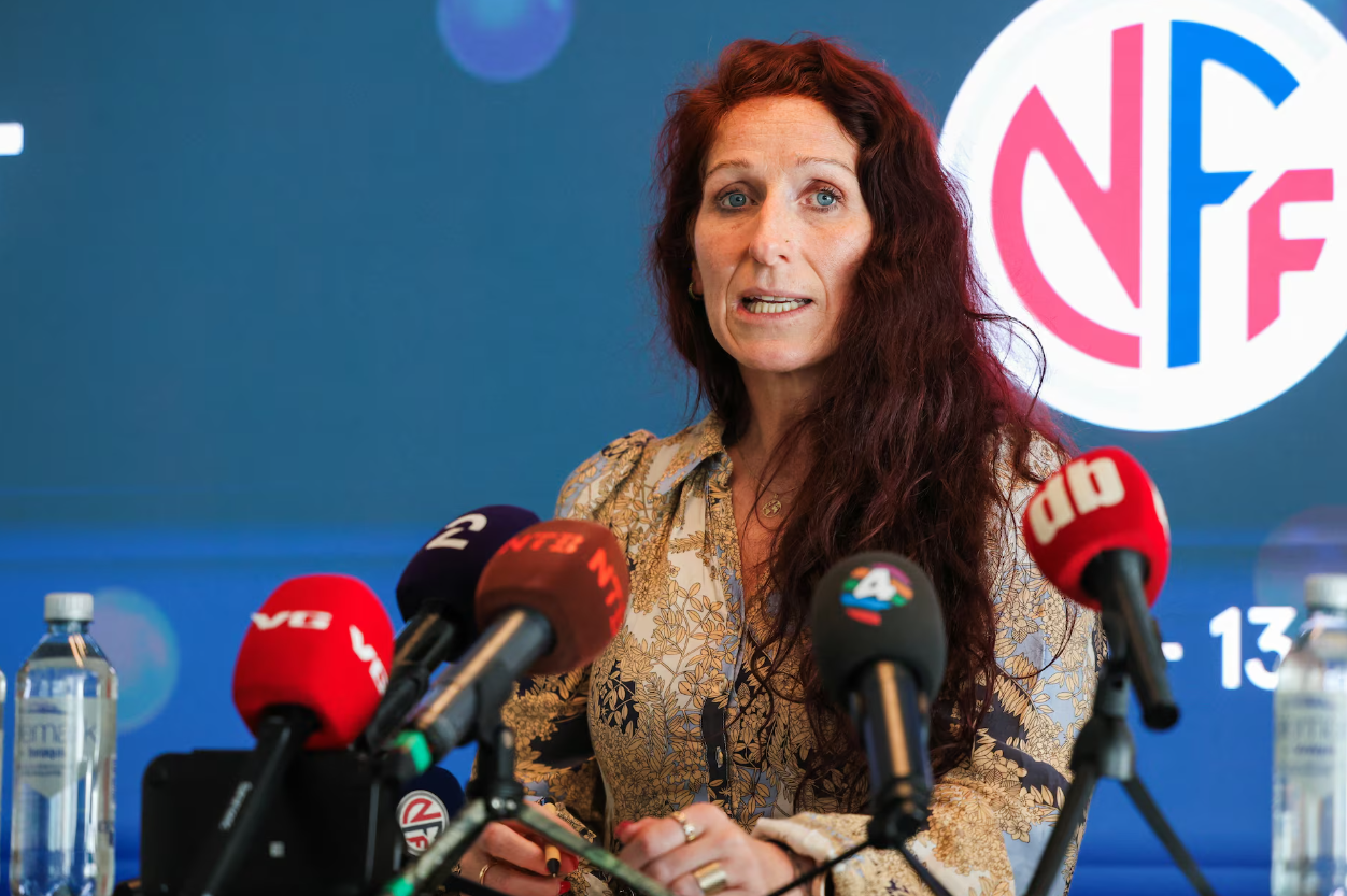 Блатер лобира за прва жена на чело на ФИФА